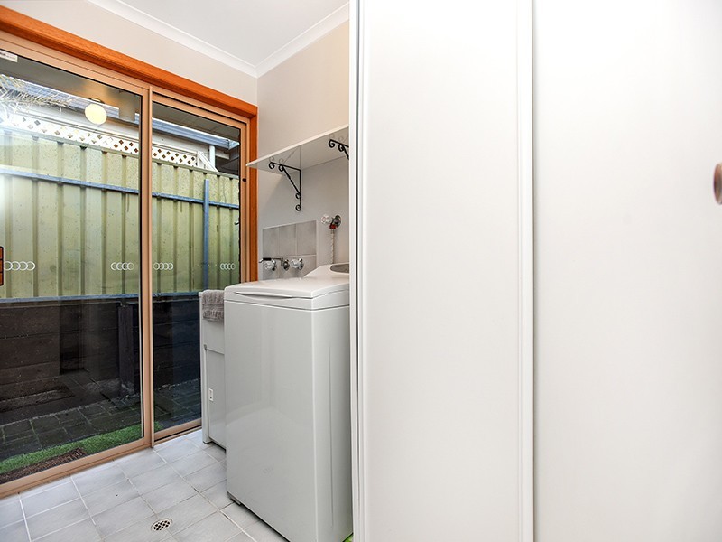 17 Tobin Crescent, Woodcroft SA 5162