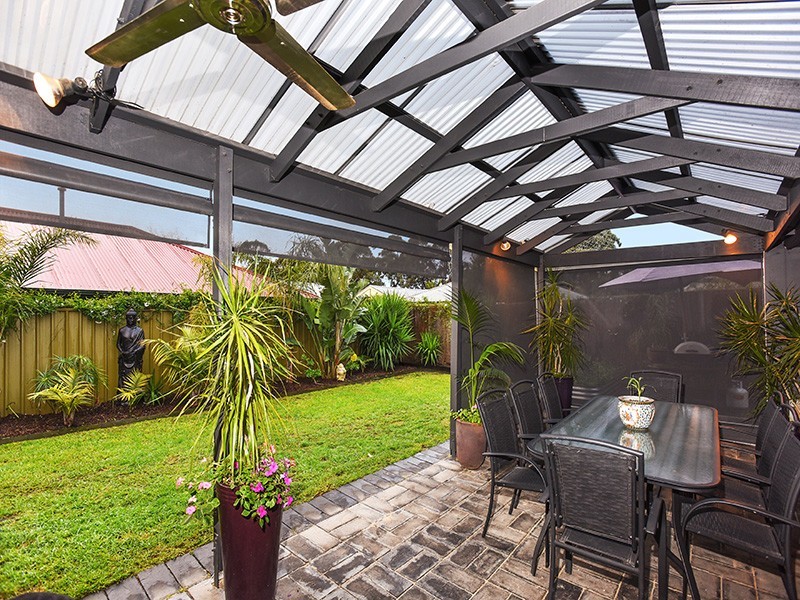 17 Tobin Crescent, Woodcroft SA 5162