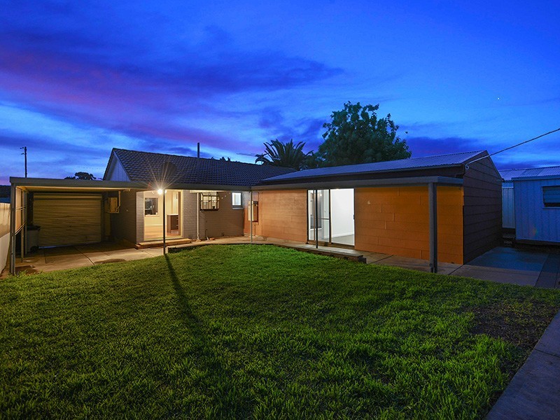 27 Marcian Street, Christie Downs SA 5164