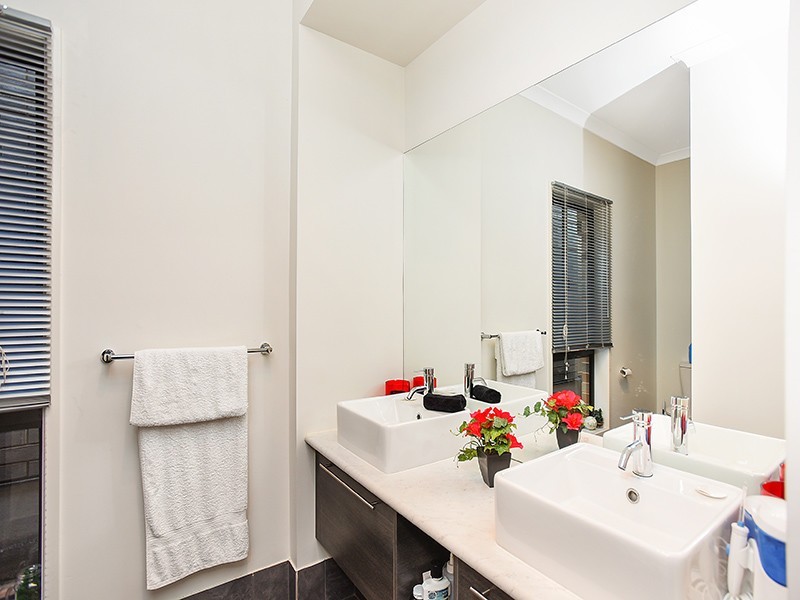 4 League Street, Seaford Meadows SA 5169