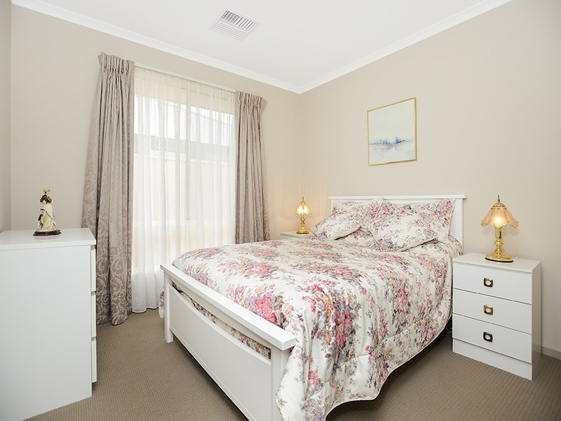 18 Manordale Court, Seaford Meadows SA 5169