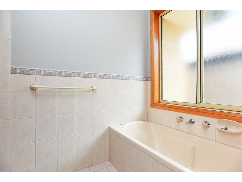 18 Windlass Square, Seaford Rise SA 5169