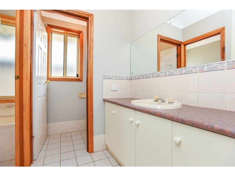 18 Windlass Square, Seaford Rise SA 5169