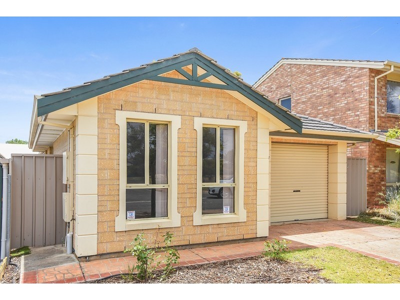 18 Windlass Square, Seaford Rise SA 5169