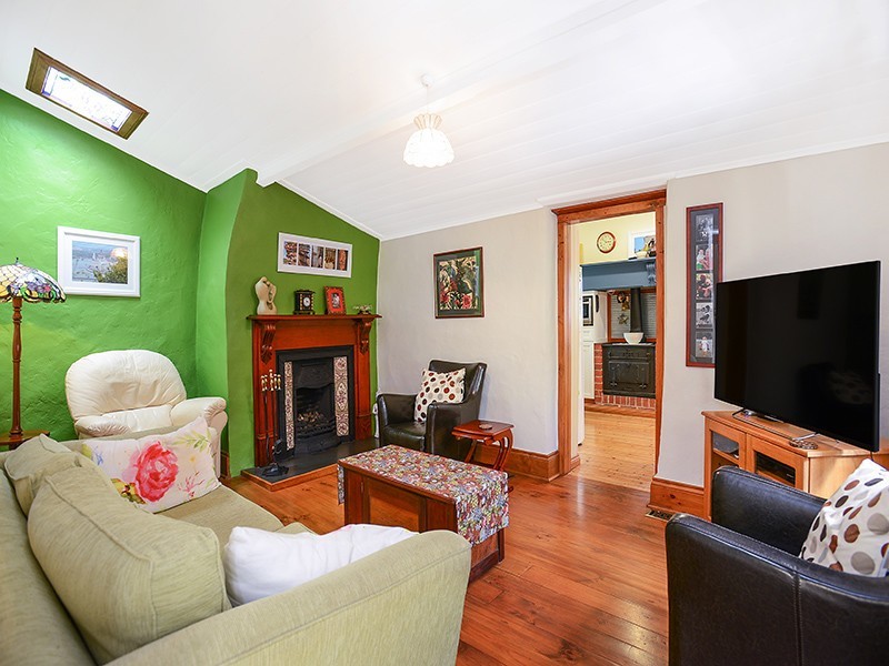 24 St Peters Terrace, Willunga SA 5172
