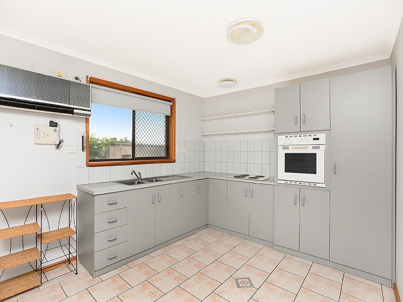 2 Maturin Avenue, Christies Beach SA 5165