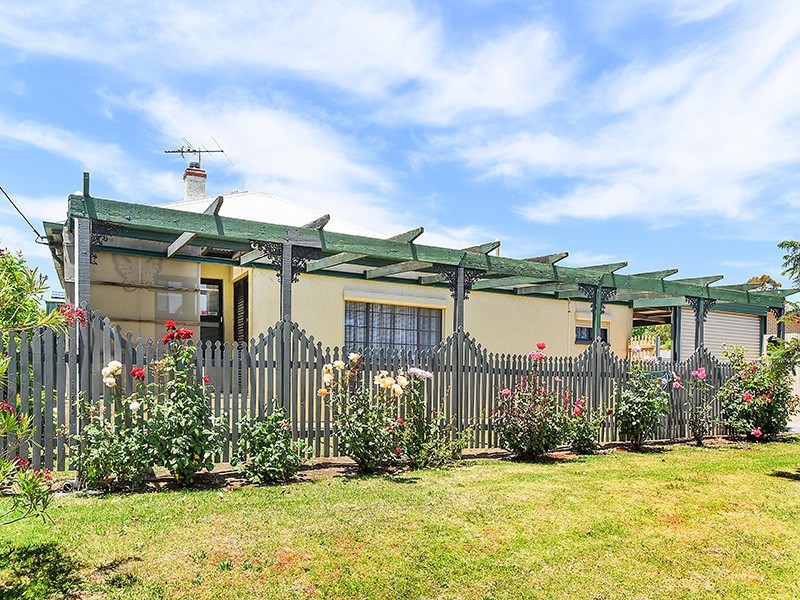 8 Norman Road, Willunga SA 5172