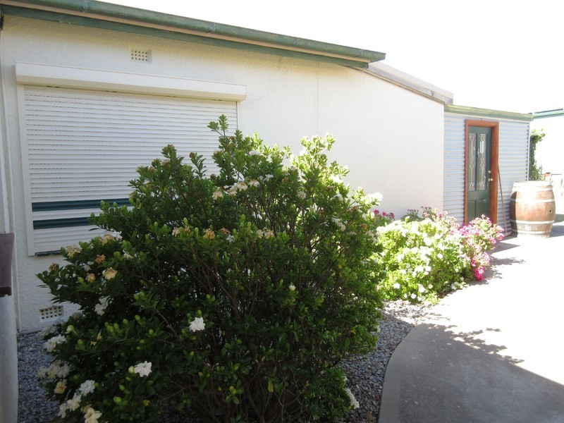 8 Norman Road, Willunga SA 5172