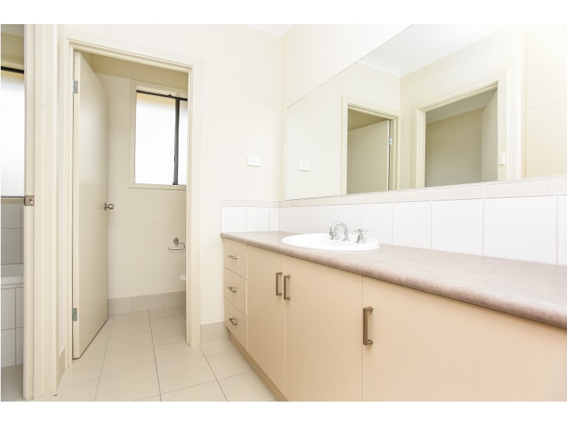 18 George Francis Drive, Mount Compass SA 5210