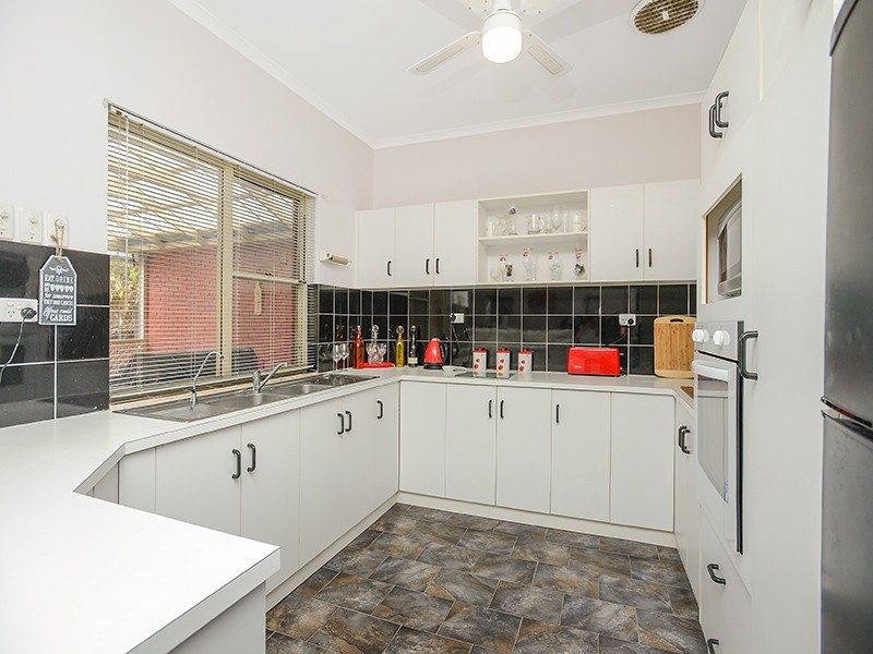 6 Southsea Way, Moana SA 5169