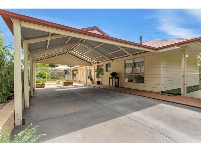 146 Pine Road, Woodcroft SA 5162