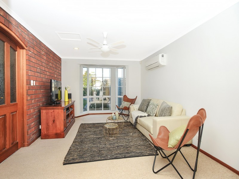 24 Maidencombe Drive, Moana SA 5169