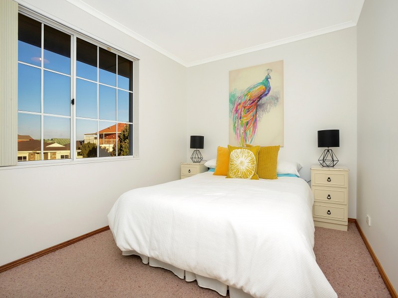 24 Maidencombe Drive, Moana SA 5169