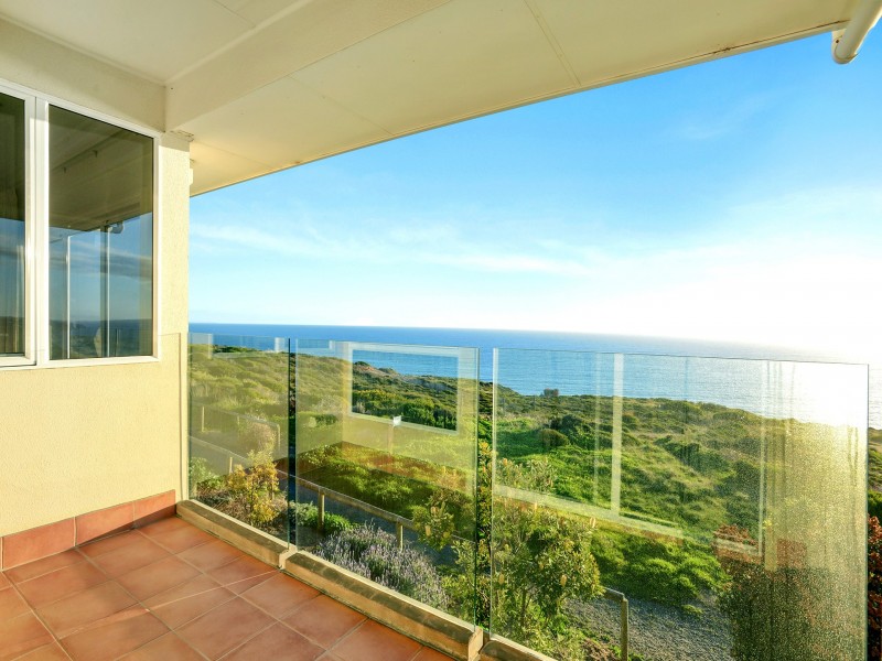 24 Maidencombe Drive, Moana SA 5169