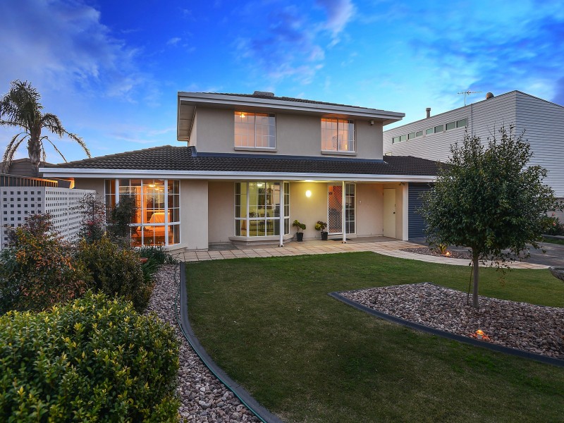 24 Maidencombe Drive, Moana SA 5169