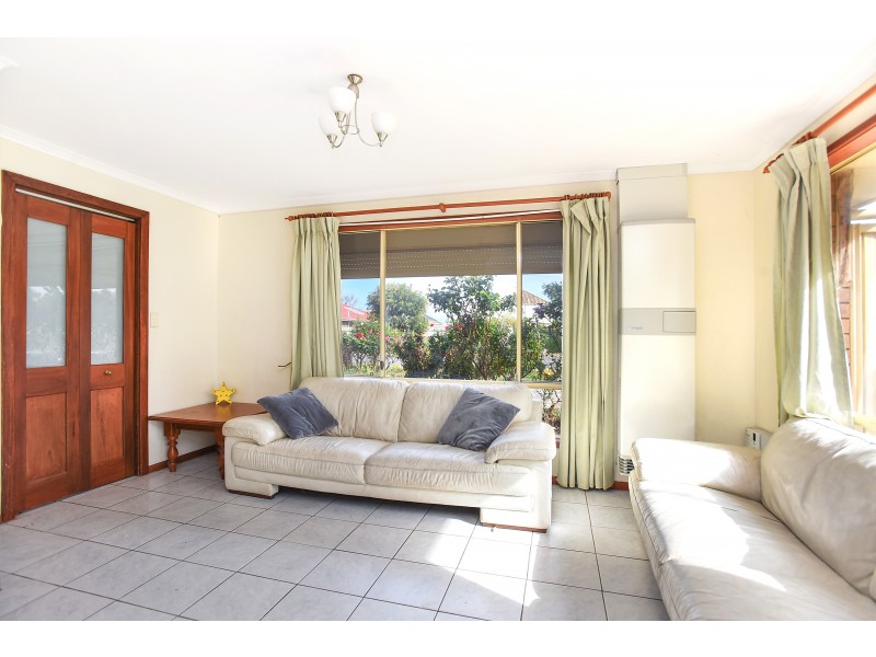 6 De-Caux Avenue, Port Willunga SA 5173