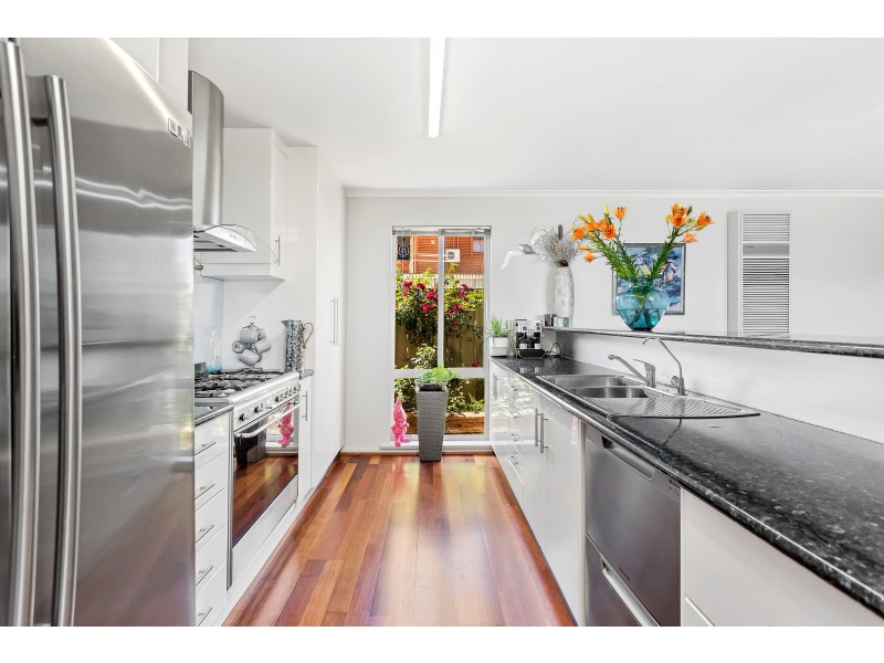 1 Maidencombe Drive, Moana SA 5169