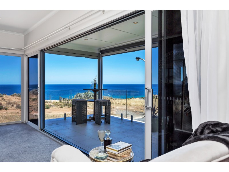 1 Maidencombe Drive, Moana SA 5169