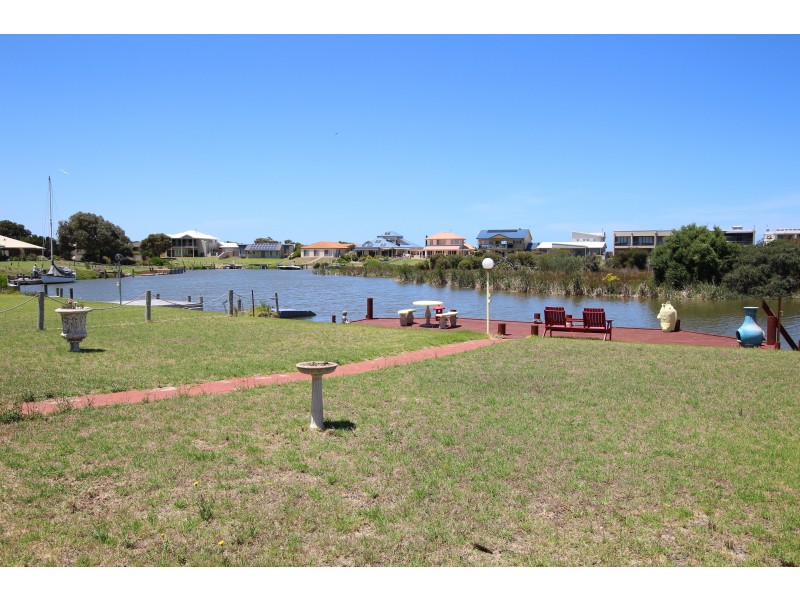 27 Prince Alfred Parade, Hindmarsh Island SA 5214