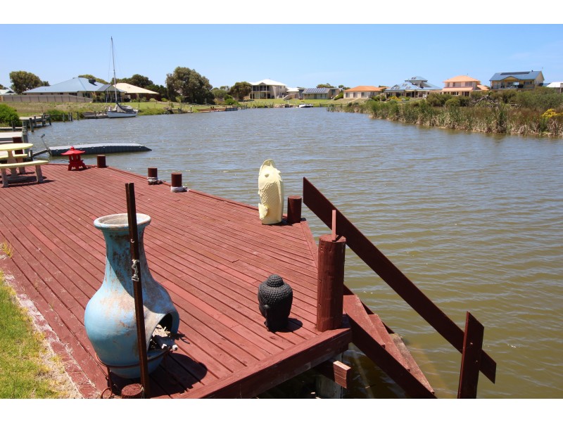 27 Prince Alfred Parade, Hindmarsh Island SA 5214