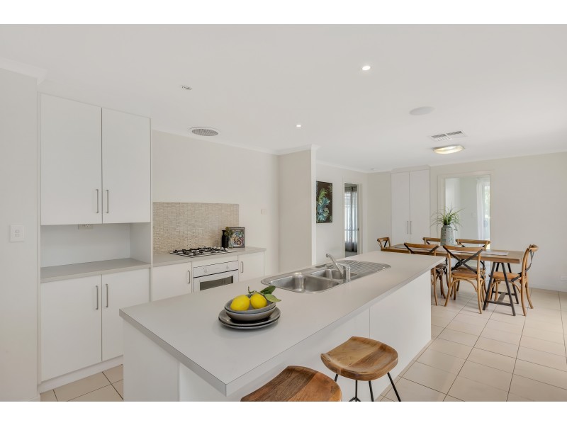 8 Emerald Boulevard, Aldinga Beach SA 5173