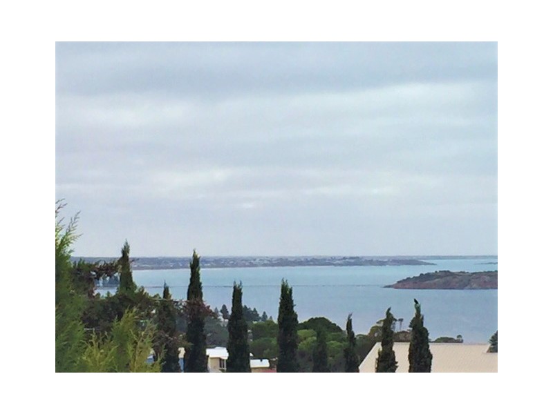 8 Mayflower Court, Encounter Bay SA 5211