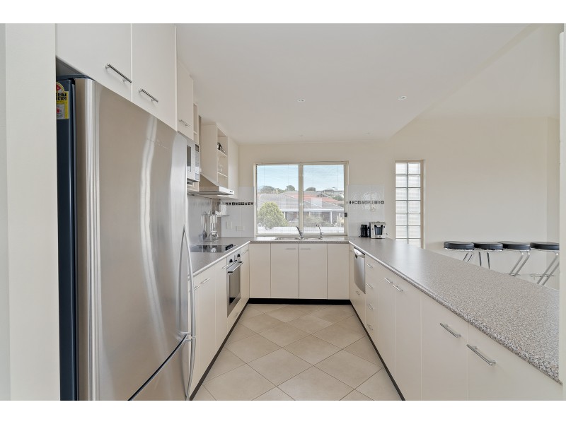 8 Mayflower Court, Encounter Bay SA 5211
