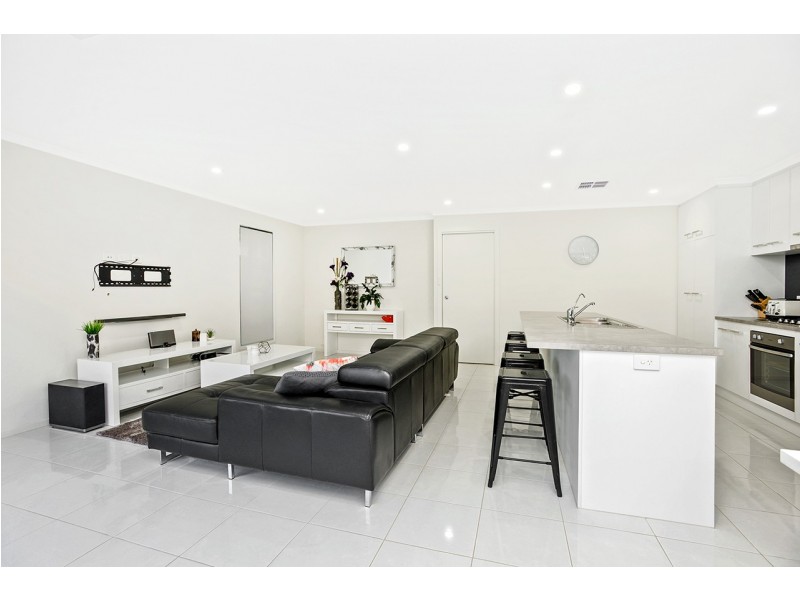 3 Saturn Court, Woodcroft SA 5162