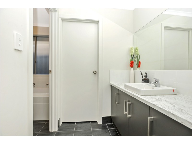 3 Saturn Court, Woodcroft SA 5162