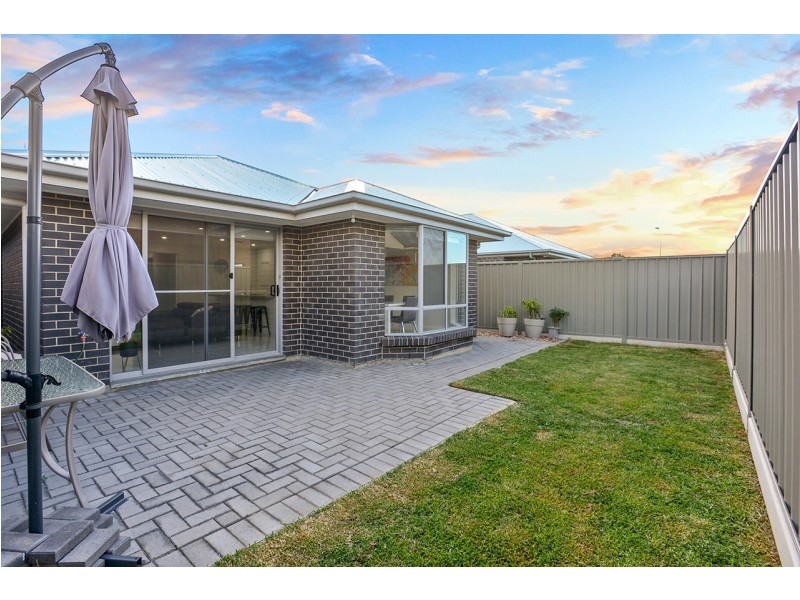 3 Saturn Court, Woodcroft SA 5162