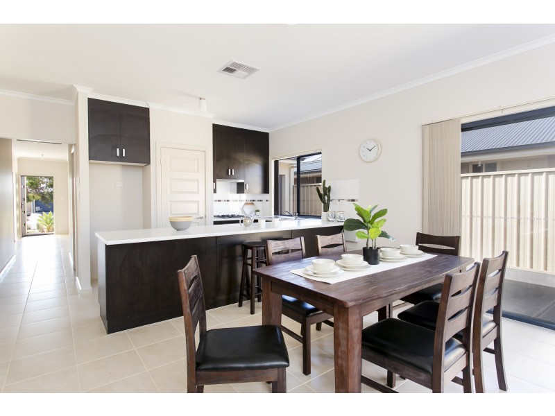 18 Kaurna Avenue, Aldinga Beach SA 5173