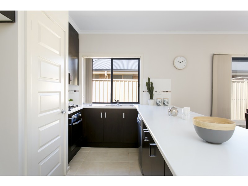 18 Kaurna Avenue, Aldinga Beach SA 5173