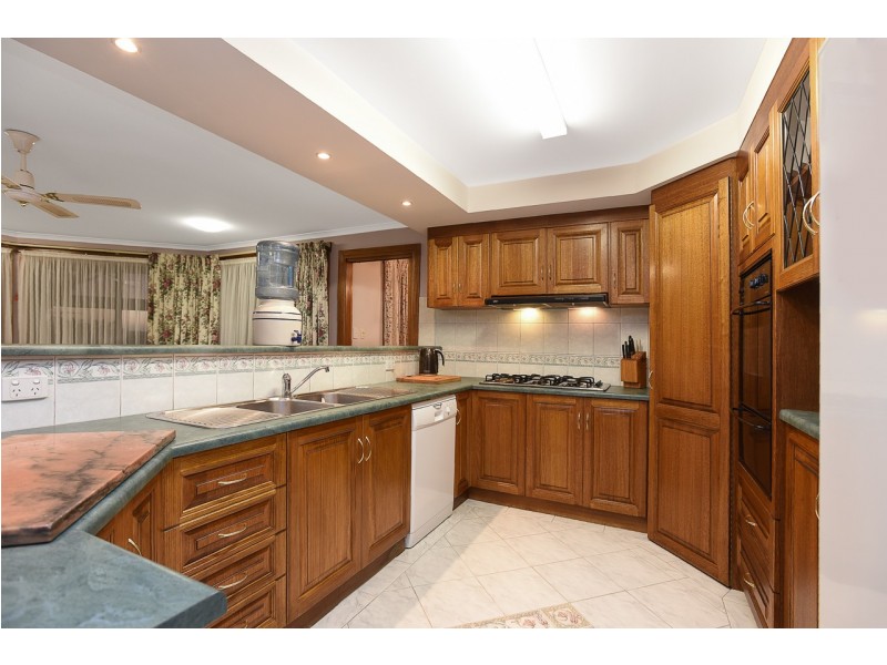 16 Augusta Drive, Seaford Rise SA 5169