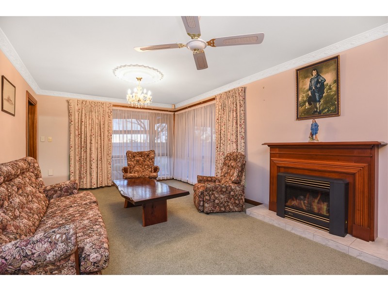 16 Augusta Drive, Seaford Rise SA 5169