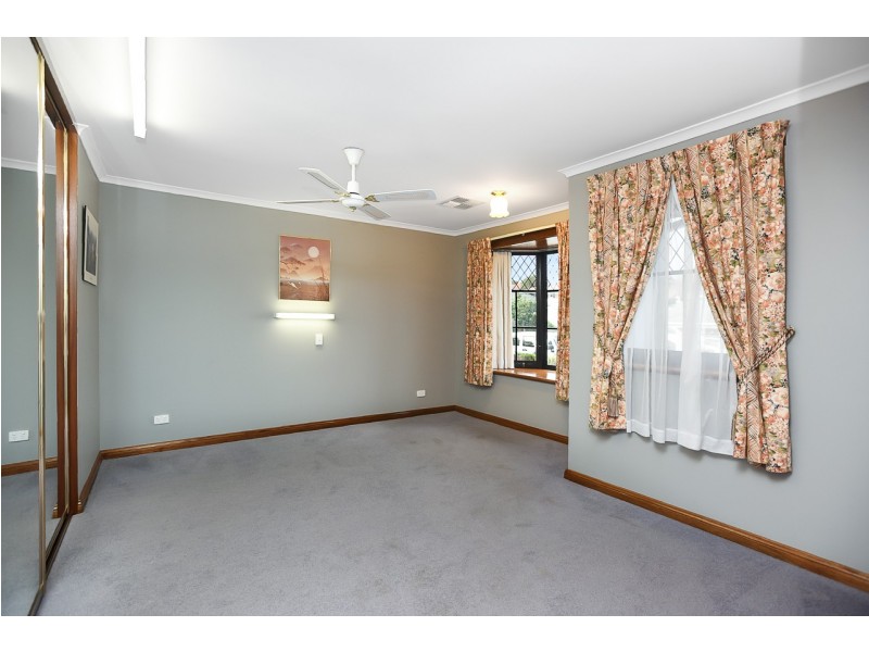 16 Augusta Drive, Seaford Rise SA 5169