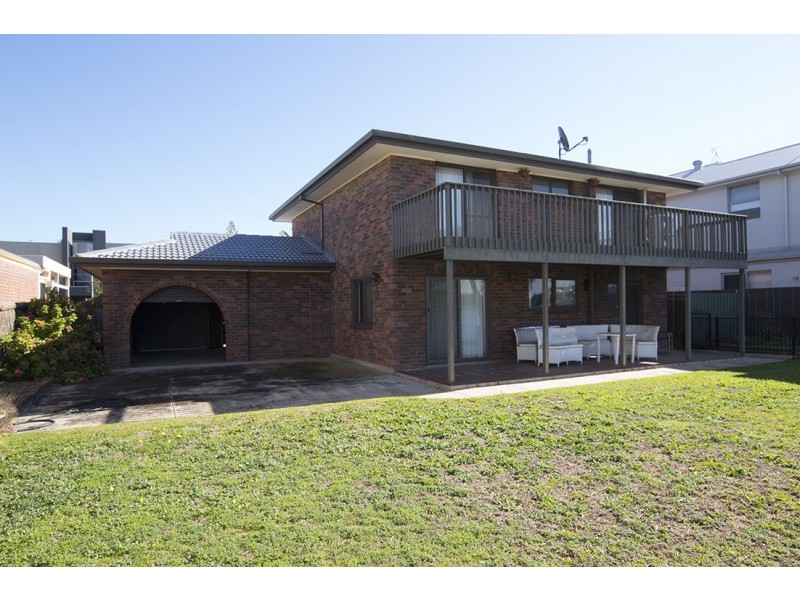 12 Bluelake Court, Tennyson SA 5022