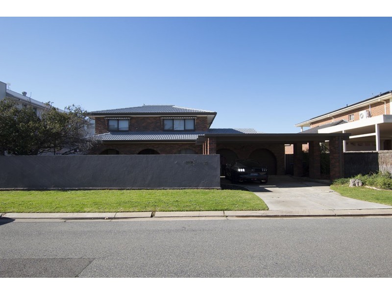 12 Bluelake Court, Tennyson SA 5022