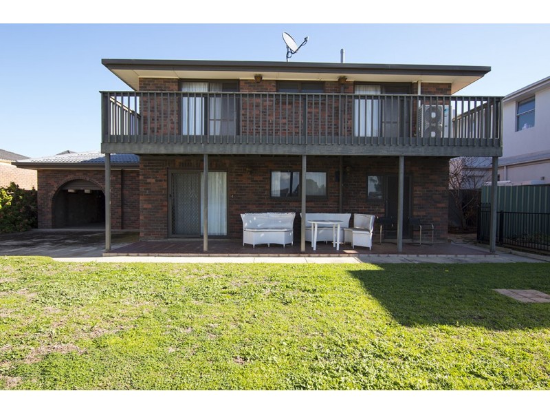 12 Bluelake Court, Tennyson SA 5022