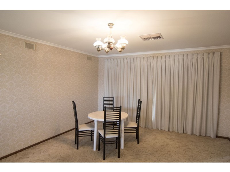 12 Bluelake Court, Tennyson SA 5022