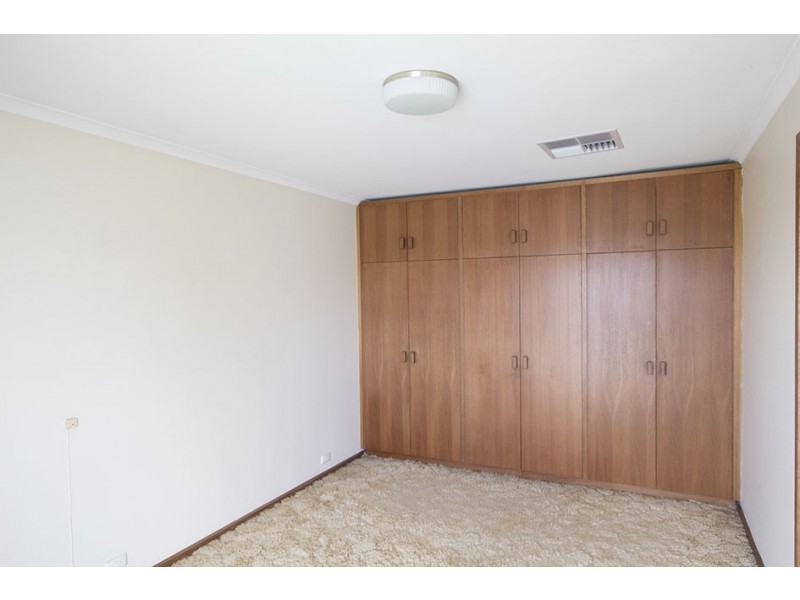 12 Bluelake Court, Tennyson SA 5022