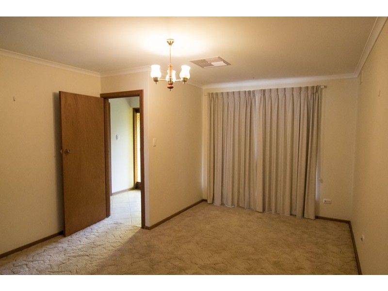 12 Bluelake Court, Tennyson SA 5022