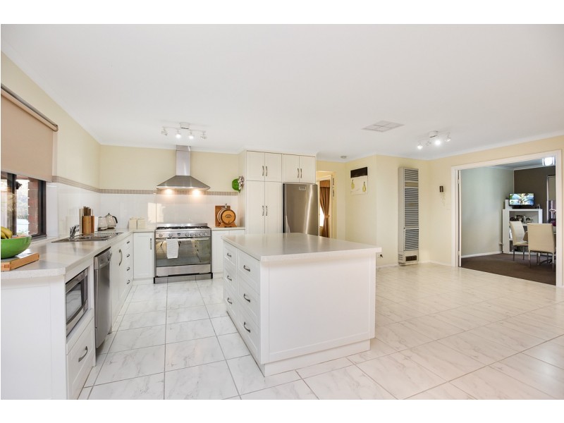 10 Endeavour Drive, Seaford Rise SA 5169