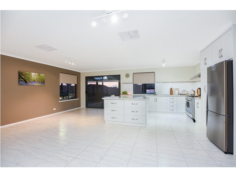 10 Endeavour Drive, Seaford Rise SA 5169