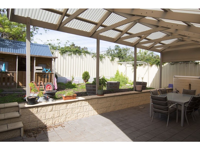 16 Felix Crescent, Morphett Vale SA 5162