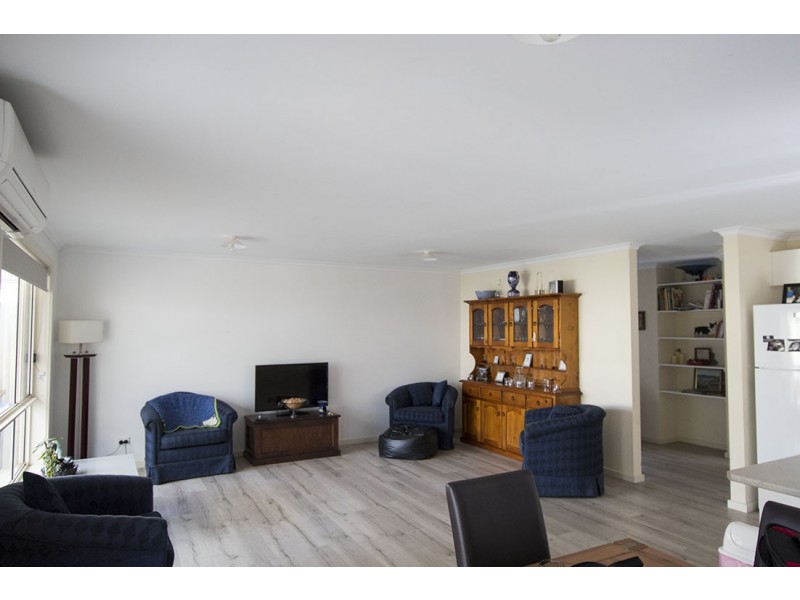 16 Felix Crescent, Morphett Vale SA 5162