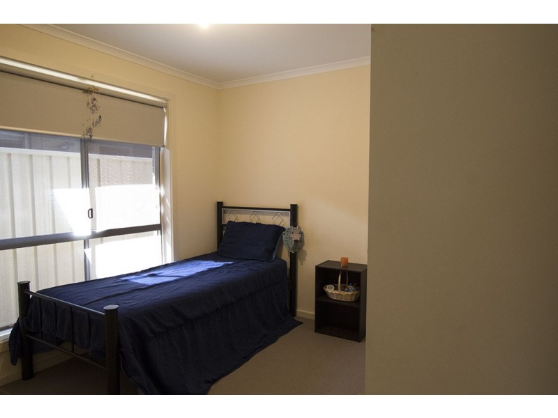 16 Felix Crescent, Morphett Vale SA 5162