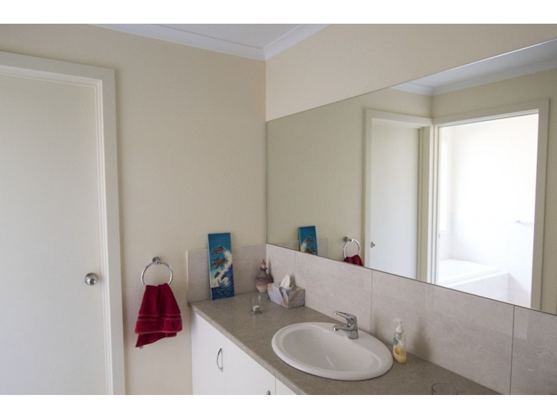 16 Felix Crescent, Morphett Vale SA 5162