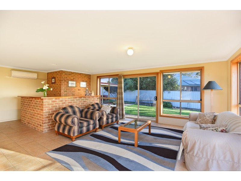 18 Evelyn Sturt Drive, Willunga SA 5172