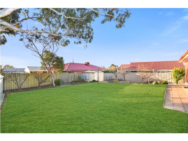 18 Evelyn Sturt Drive, Willunga SA 5172