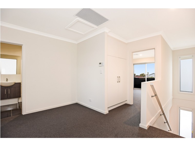 28 Robinson Road, Seaford Heights SA 5169